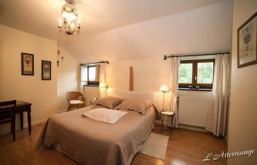 Bed and Breakfast L'Atterrissage Santes Экстерьер фото